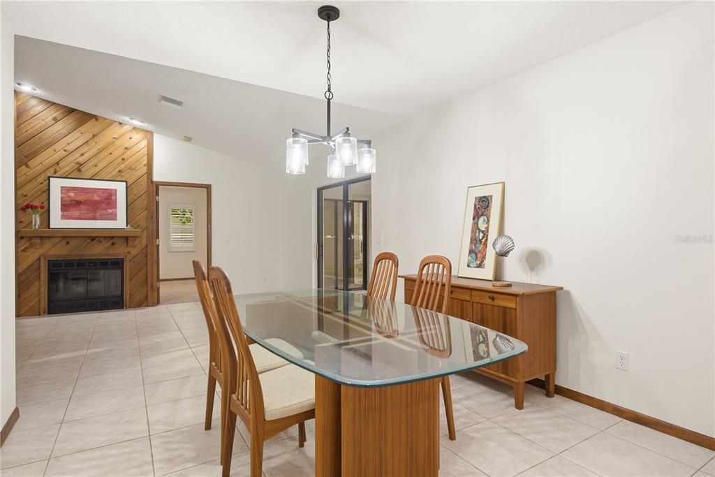 Activo con contrato: $424,900 (3 camas, 2 baños, 1548 Pies cuadrados)