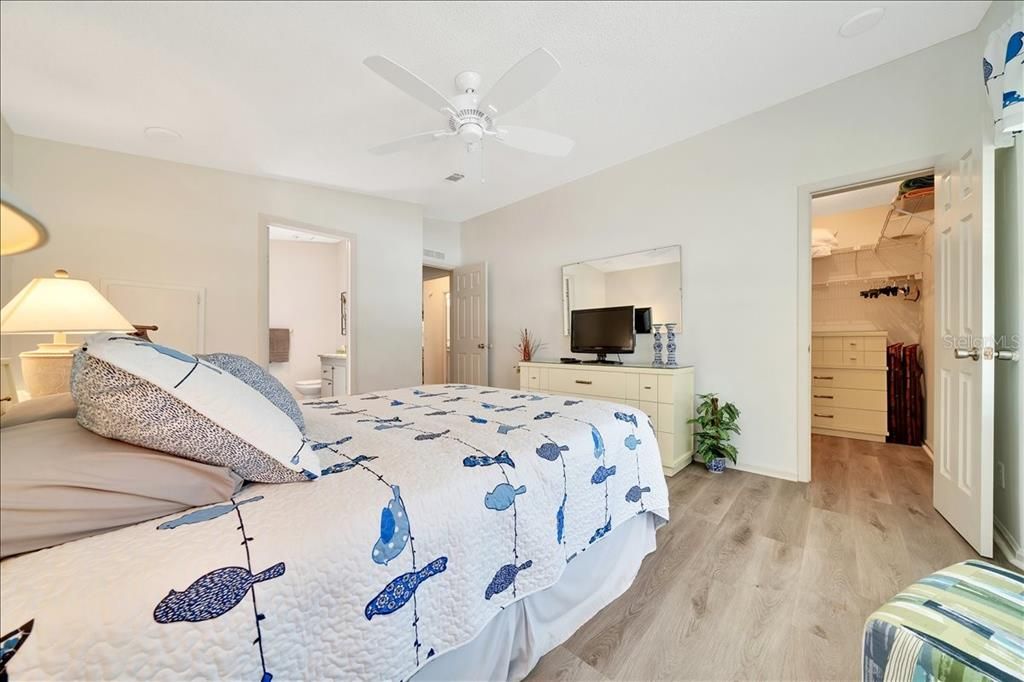 For Sale: $294,000 (2 beds, 2 baths, 1456 Square Feet)