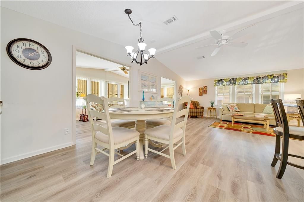 For Sale: $294,000 (2 beds, 2 baths, 1456 Square Feet)