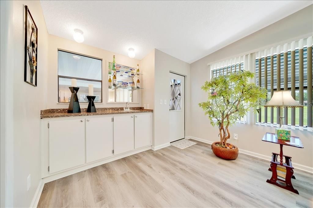 For Sale: $294,000 (2 beds, 2 baths, 1456 Square Feet)