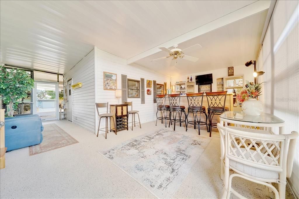 For Sale: $294,000 (2 beds, 2 baths, 1456 Square Feet)