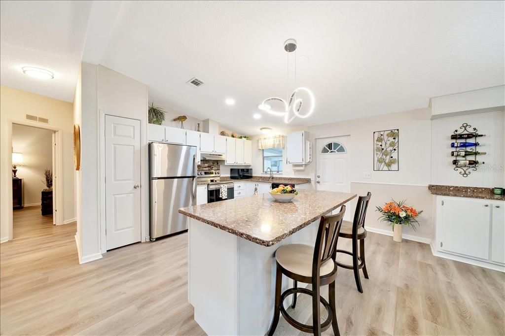 For Sale: $294,000 (2 beds, 2 baths, 1456 Square Feet)