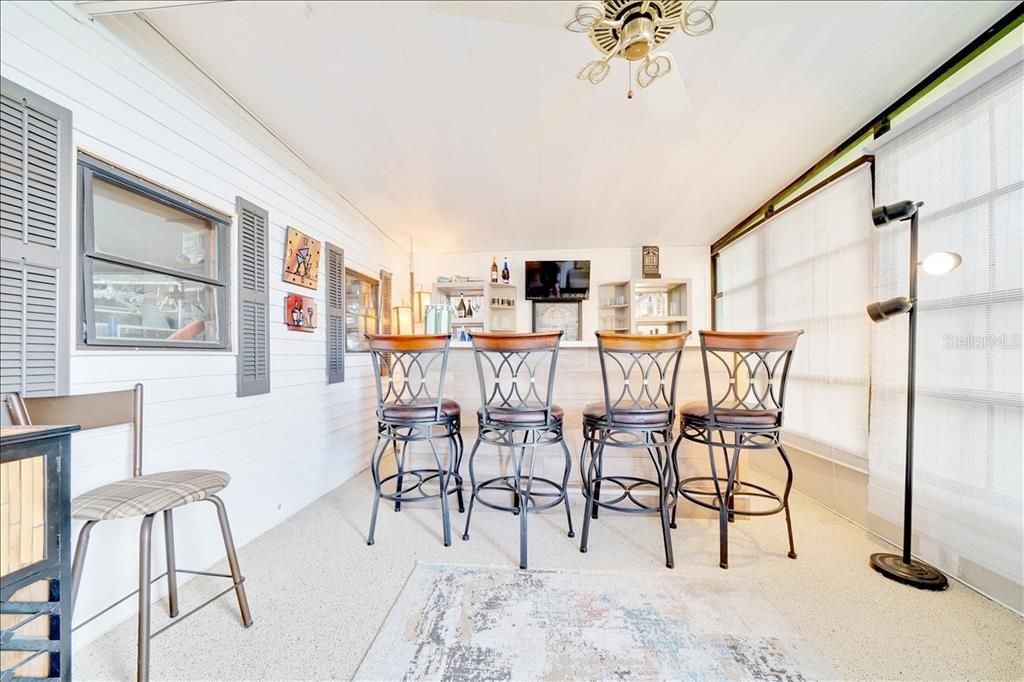 For Sale: $294,000 (2 beds, 2 baths, 1456 Square Feet)