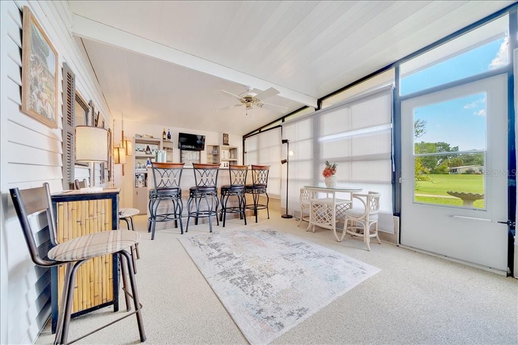 For Sale: $294,000 (2 beds, 2 baths, 1456 Square Feet)
