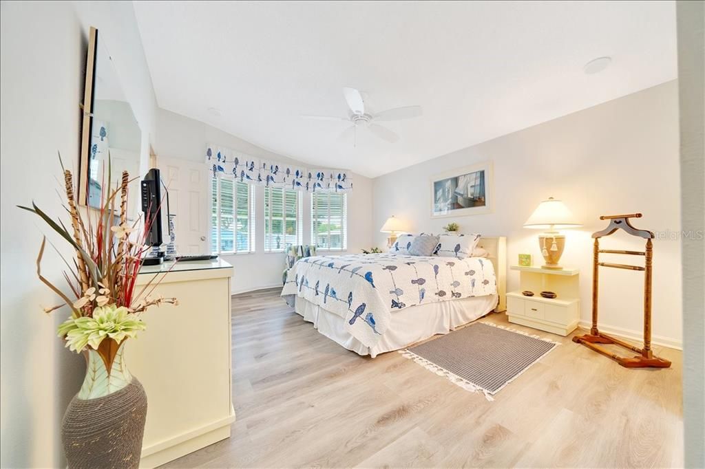 For Sale: $294,000 (2 beds, 2 baths, 1456 Square Feet)