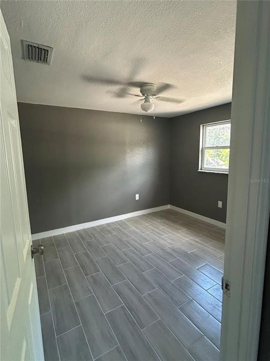 For Rent: $2,499 (3 beds, 1 baths, 1012 Square Feet)