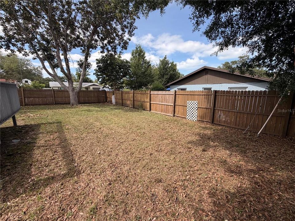 For Rent: $2,499 (3 beds, 1 baths, 1012 Square Feet)