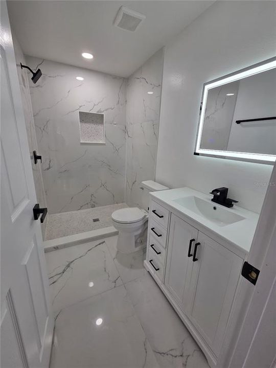 For Sale: $365,000 (3 beds, 3 baths, 1913 Square Feet)