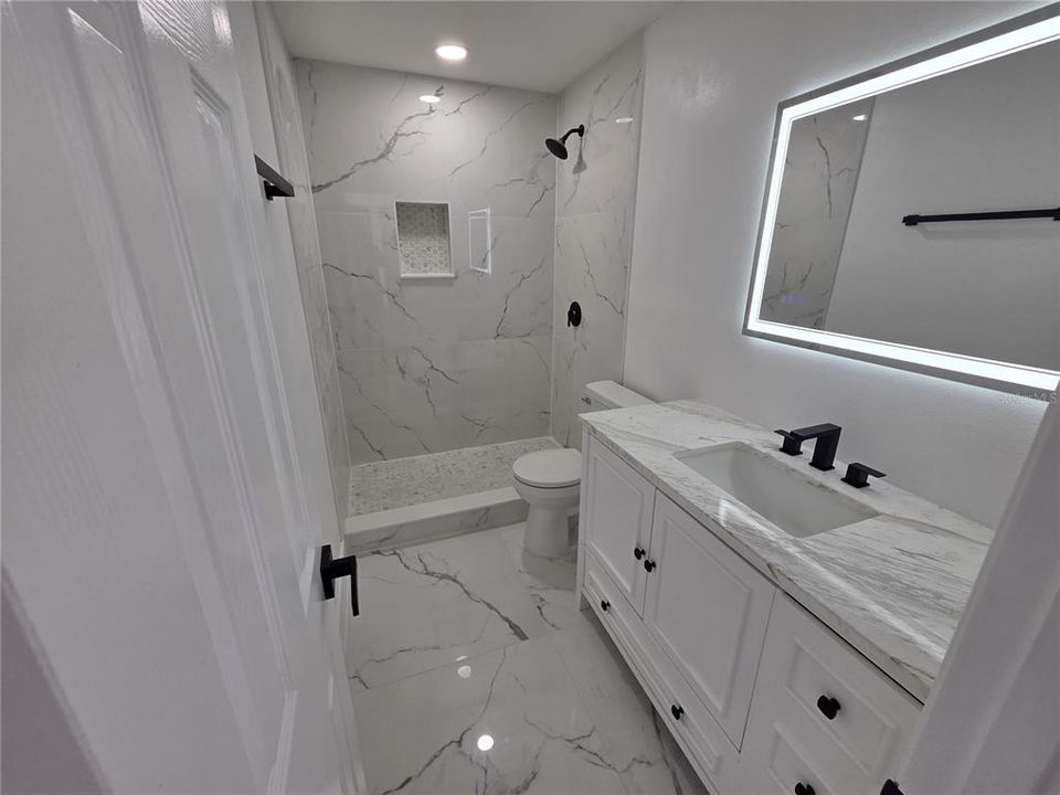 For Sale: $365,000 (3 beds, 3 baths, 1913 Square Feet)