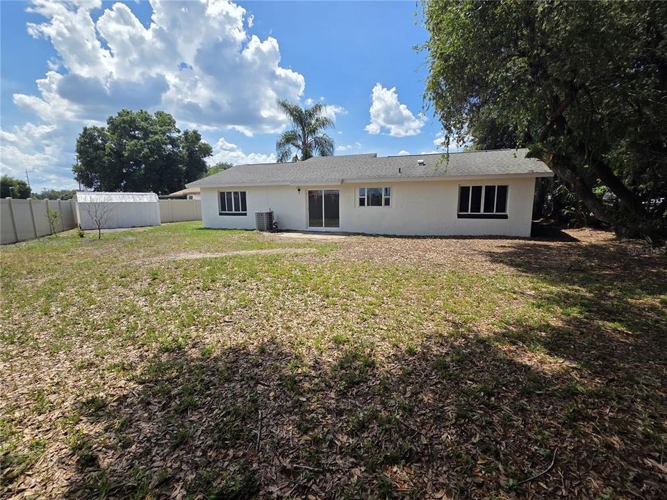 For Sale: $365,000 (3 beds, 3 baths, 1913 Square Feet)