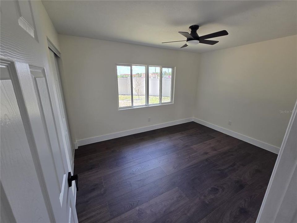 For Sale: $365,000 (3 beds, 3 baths, 1913 Square Feet)