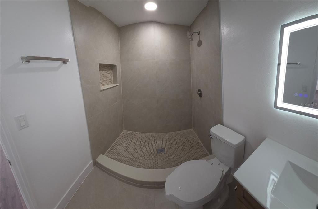 For Sale: $365,000 (3 beds, 3 baths, 1913 Square Feet)
