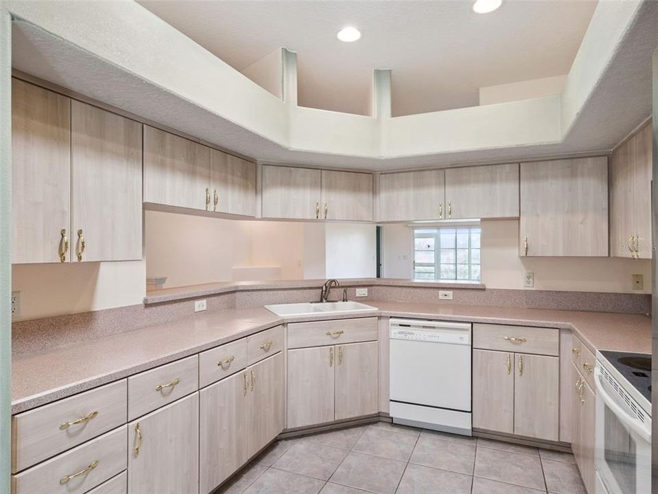 На продажу: $299,000 (3 спален, 2 ванн, 1622 Квадратных фут)