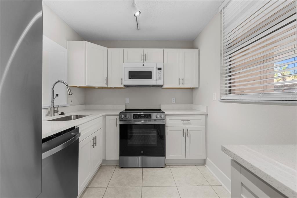 : $199,900 (2 beds, 2 baths, 1050 Square Feet)