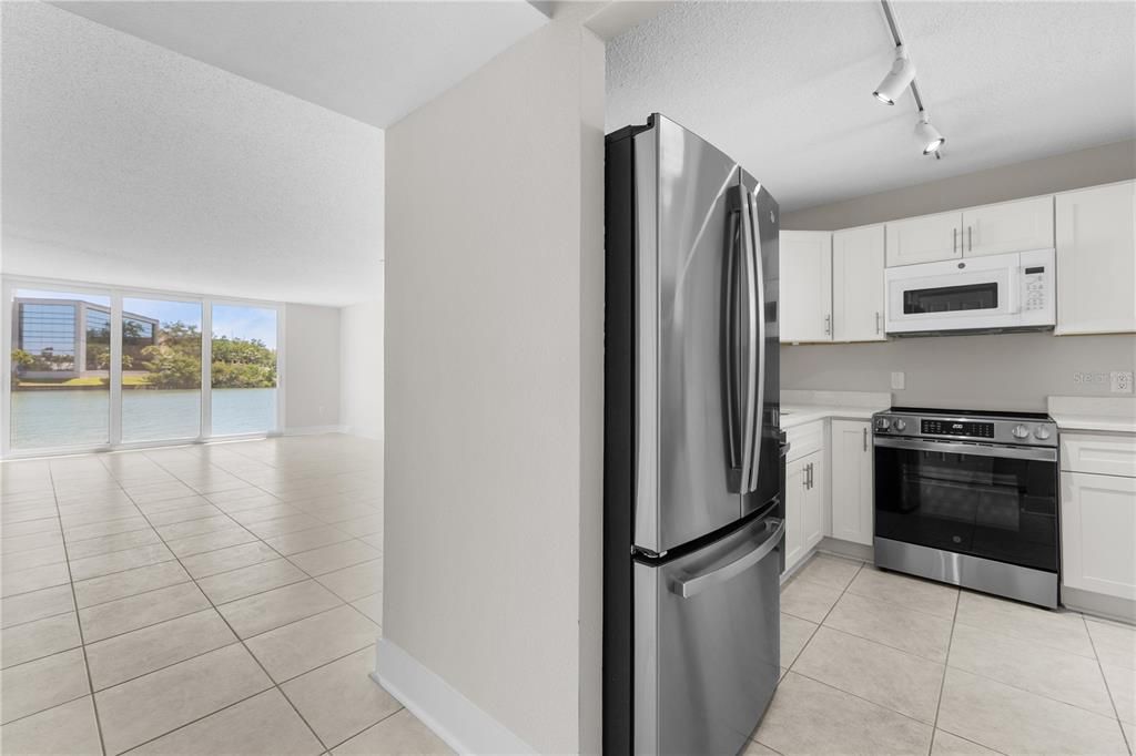 : $199,900 (2 beds, 2 baths, 1050 Square Feet)