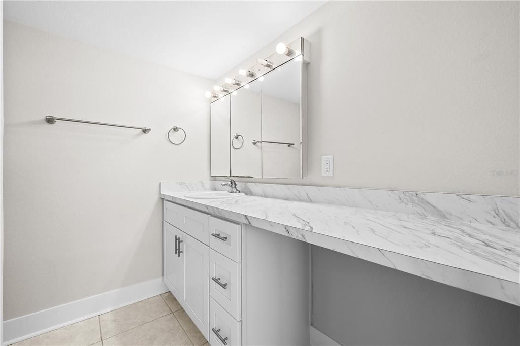 : $199,900 (2 beds, 2 baths, 1050 Square Feet)