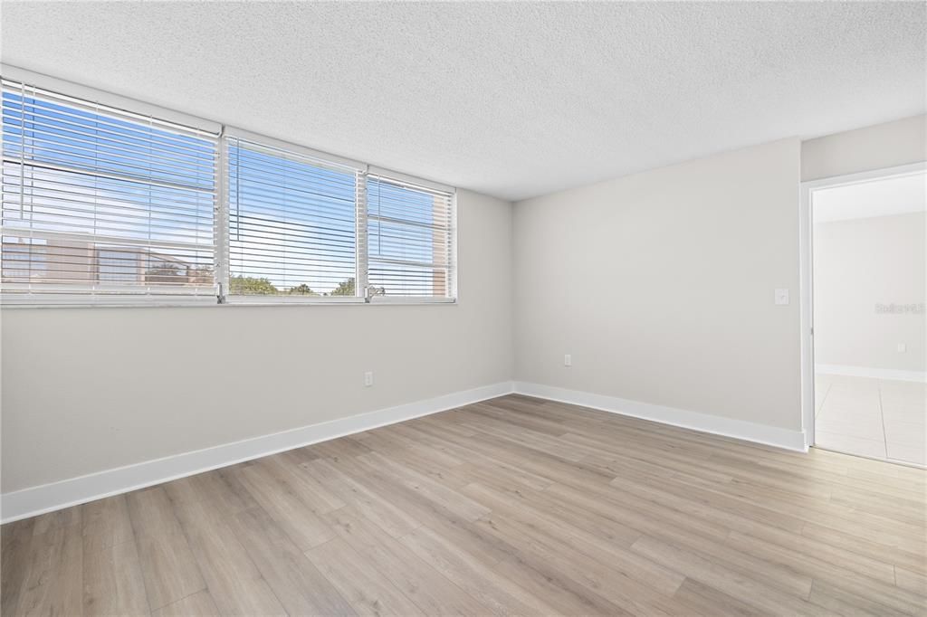 : $199,900 (2 beds, 2 baths, 1050 Square Feet)