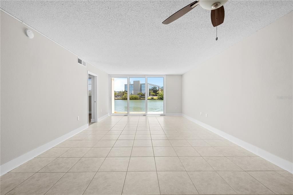 : $199,900 (2 beds, 2 baths, 1050 Square Feet)