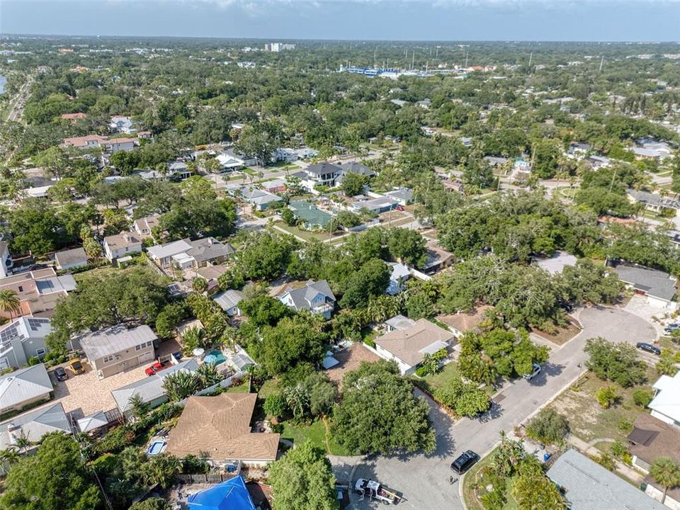 For Sale: $749,000 (2 beds, 1 baths, 1100 Square Feet)