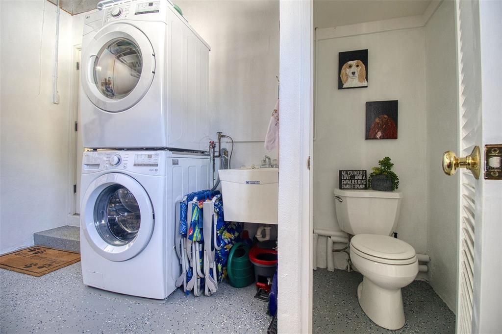 For Sale: $749,000 (2 beds, 1 baths, 1100 Square Feet)