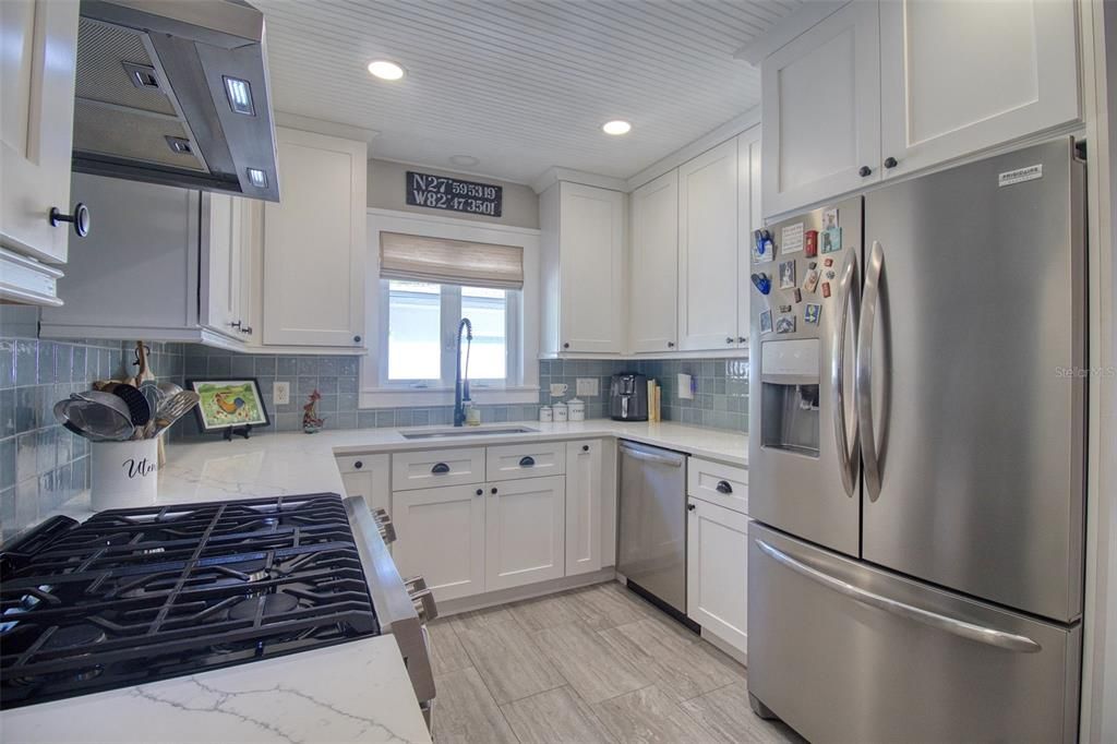 For Sale: $749,000 (2 beds, 1 baths, 1100 Square Feet)