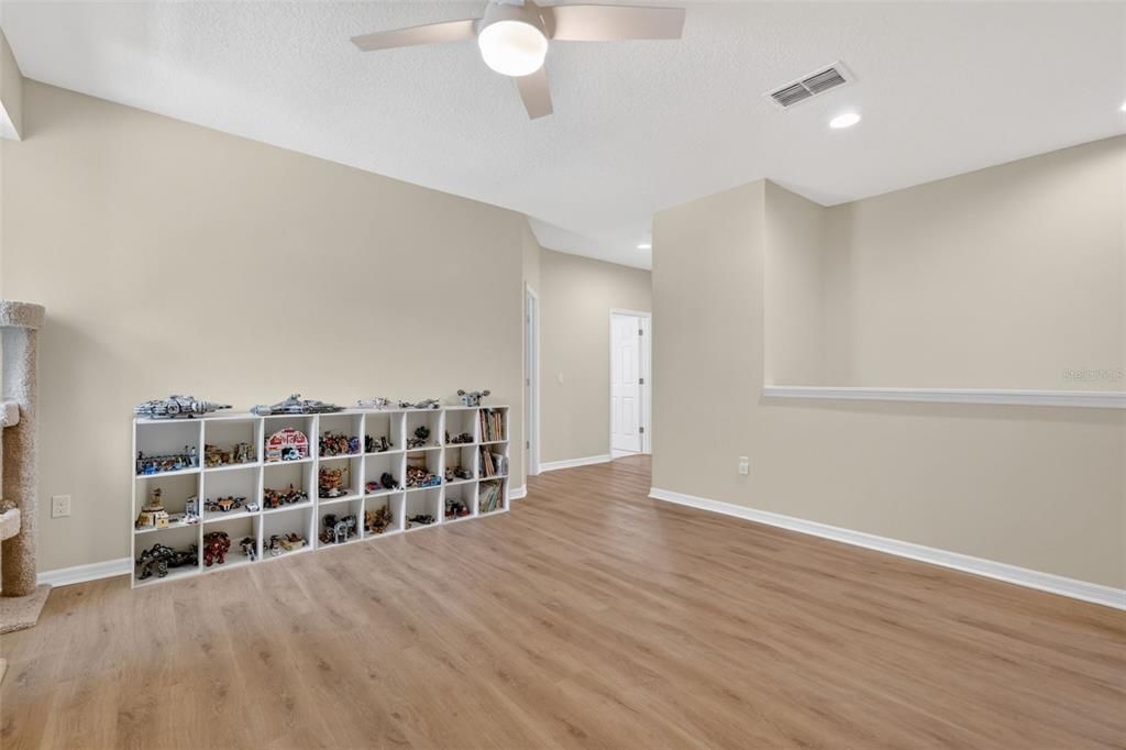 For Sale: $395,000 (5 beds, 3 baths, 2601 Square Feet)
