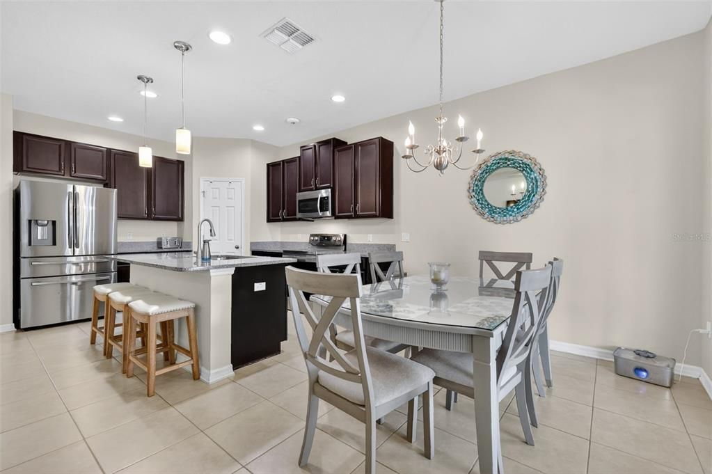For Sale: $395,000 (5 beds, 3 baths, 2601 Square Feet)