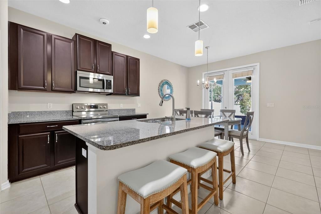 For Sale: $395,000 (5 beds, 3 baths, 2601 Square Feet)