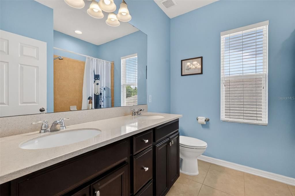 For Sale: $395,000 (5 beds, 3 baths, 2601 Square Feet)