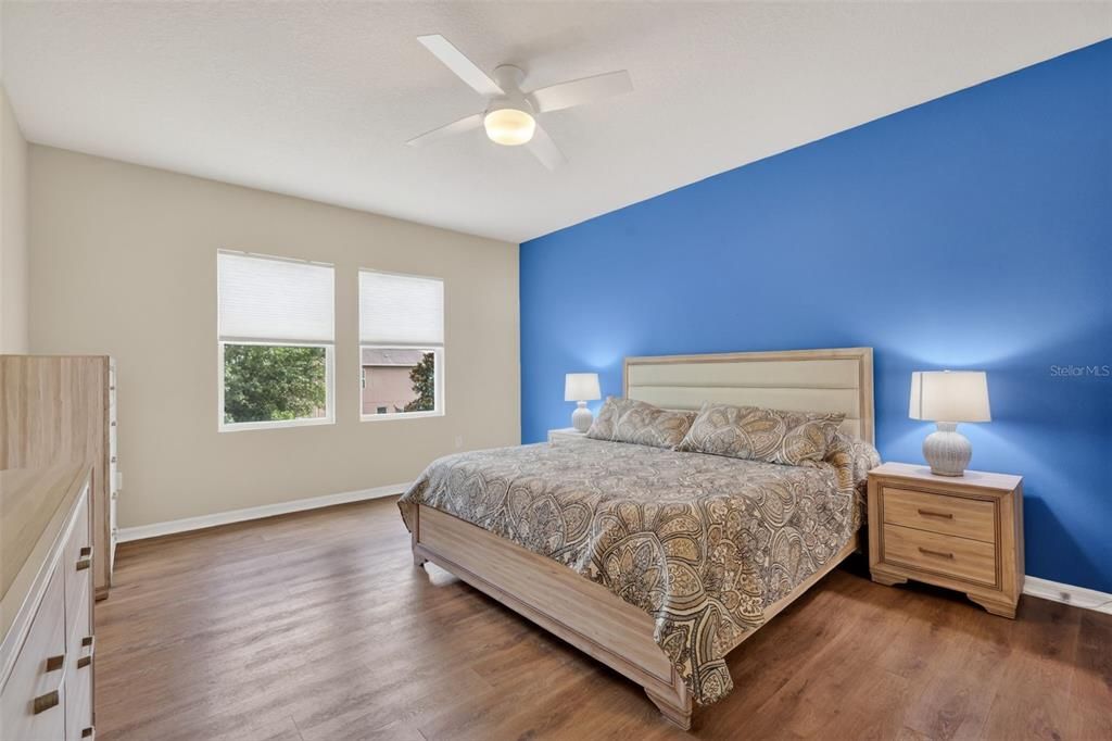 For Sale: $395,000 (5 beds, 3 baths, 2601 Square Feet)