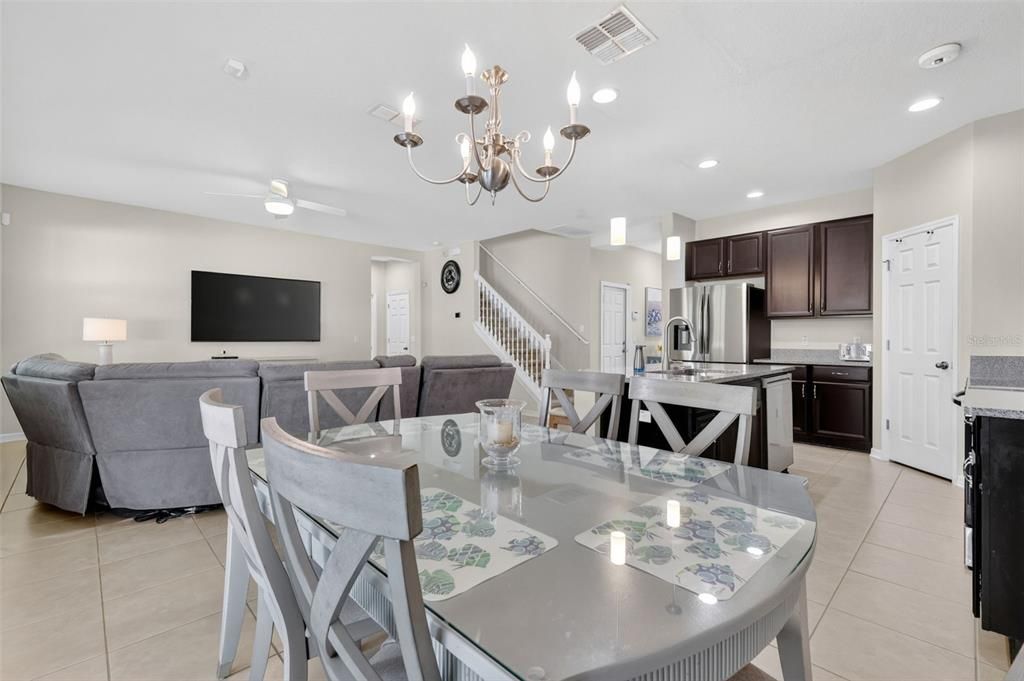 For Sale: $395,000 (5 beds, 3 baths, 2601 Square Feet)