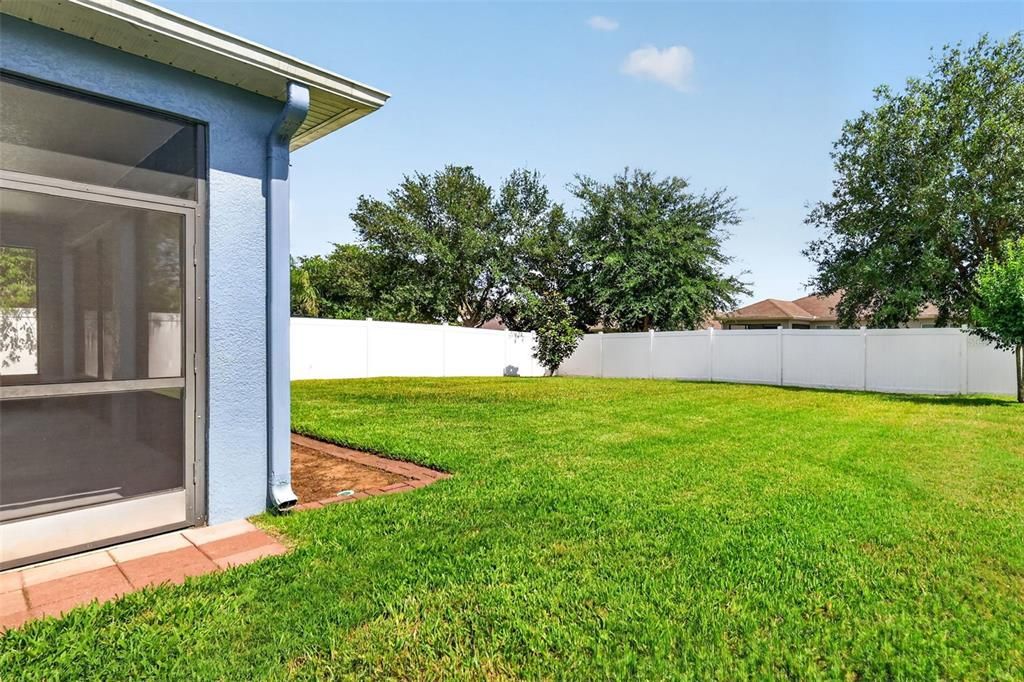 For Sale: $395,000 (5 beds, 3 baths, 2601 Square Feet)