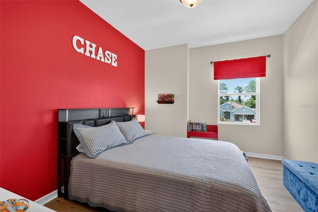 For Sale: $395,000 (5 beds, 3 baths, 2601 Square Feet)