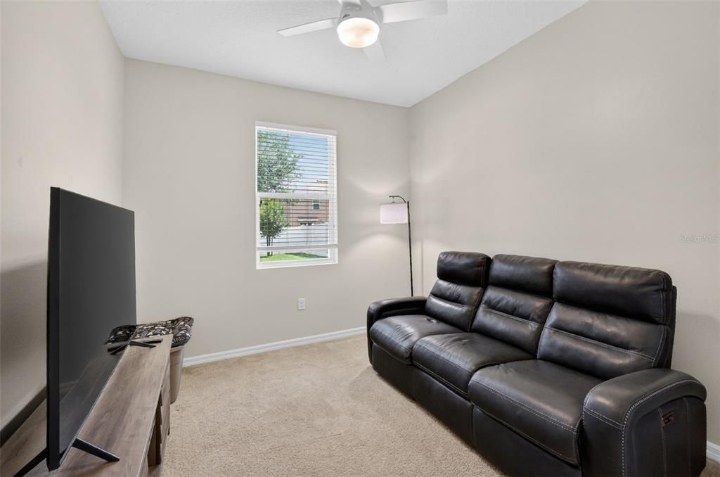 For Sale: $395,000 (5 beds, 3 baths, 2601 Square Feet)