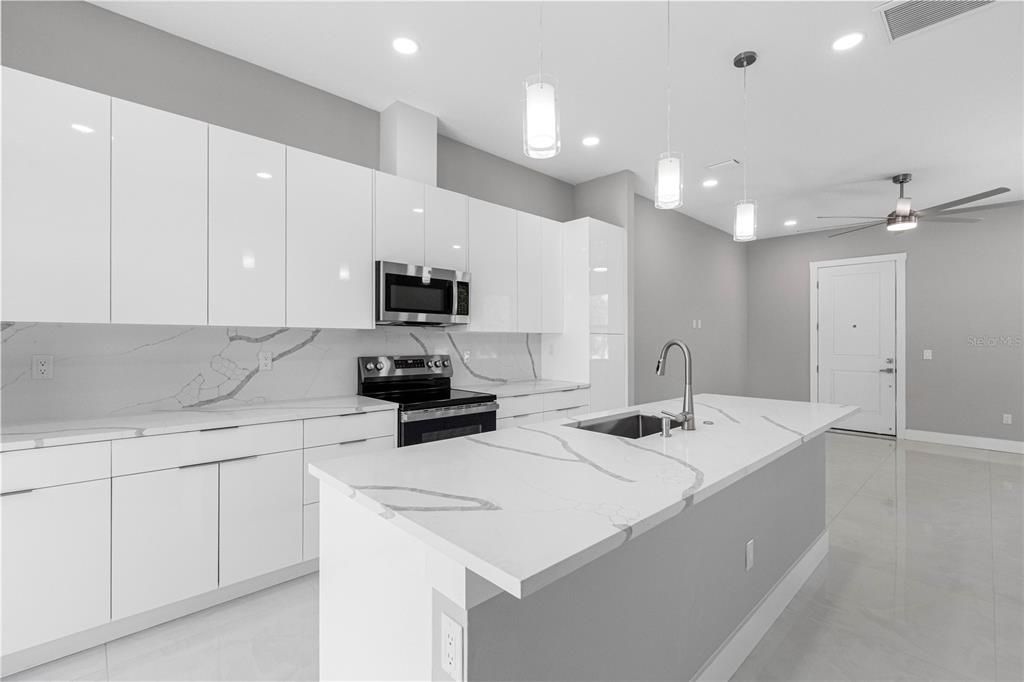 En Venta: $360,000 (2 camas, 2 baños, 1282 Pies cuadrados)