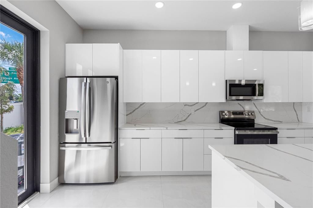 En Venta: $360,000 (2 camas, 2 baños, 1282 Pies cuadrados)