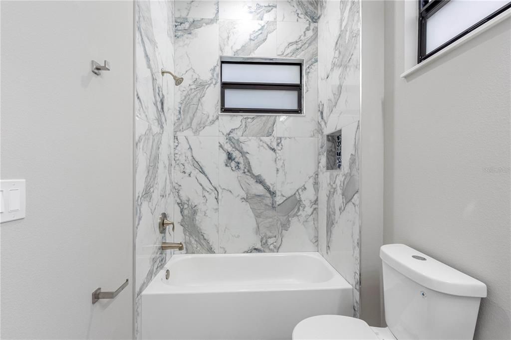 En Venta: $360,000 (2 camas, 2 baños, 1282 Pies cuadrados)