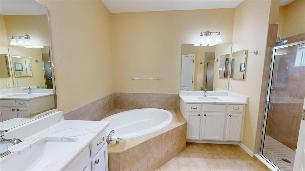 For Sale: $450,000 (3 beds, 3 baths, 1996 Square Feet)
