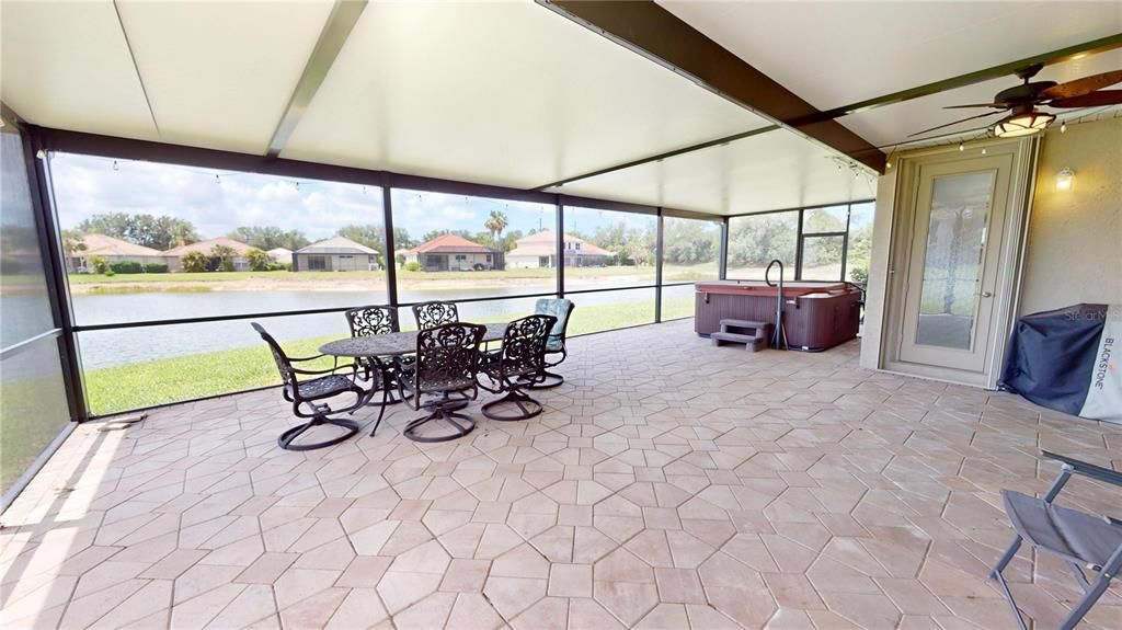 For Sale: $450,000 (3 beds, 3 baths, 1996 Square Feet)