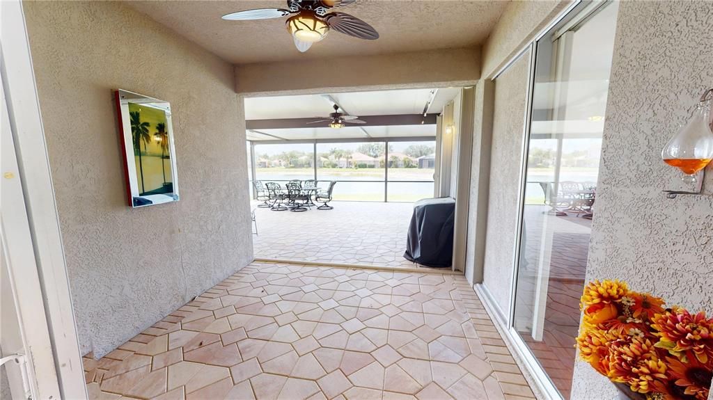 For Sale: $450,000 (3 beds, 3 baths, 1996 Square Feet)