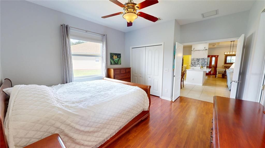 For Sale: $450,000 (3 beds, 3 baths, 1996 Square Feet)