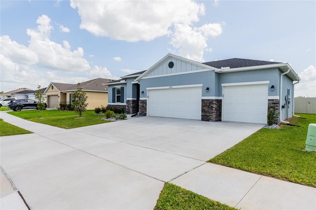 For Sale: $350,000 (4 beds, 2 baths, 1707 Square Feet)