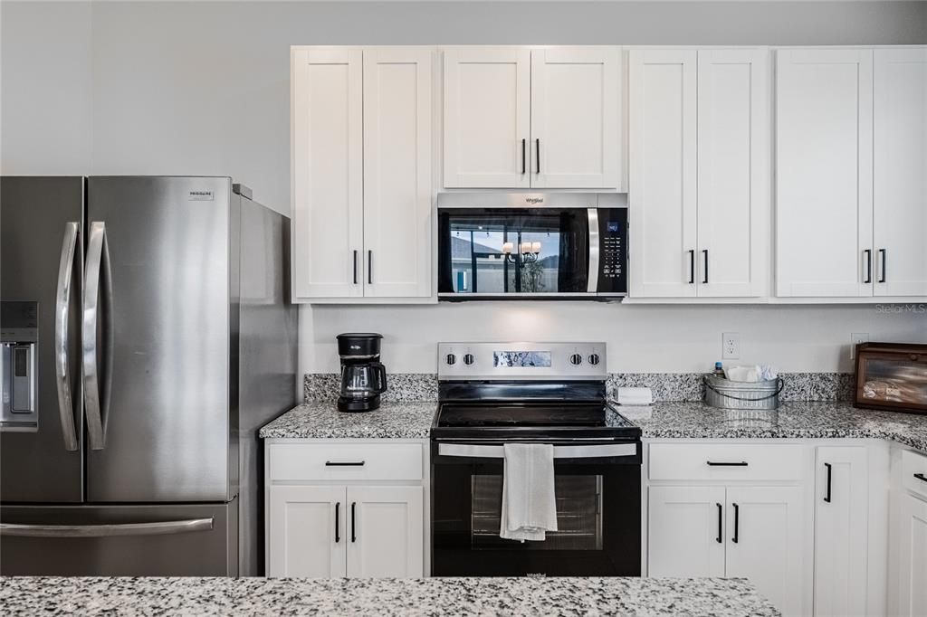 For Sale: $350,000 (4 beds, 2 baths, 1707 Square Feet)