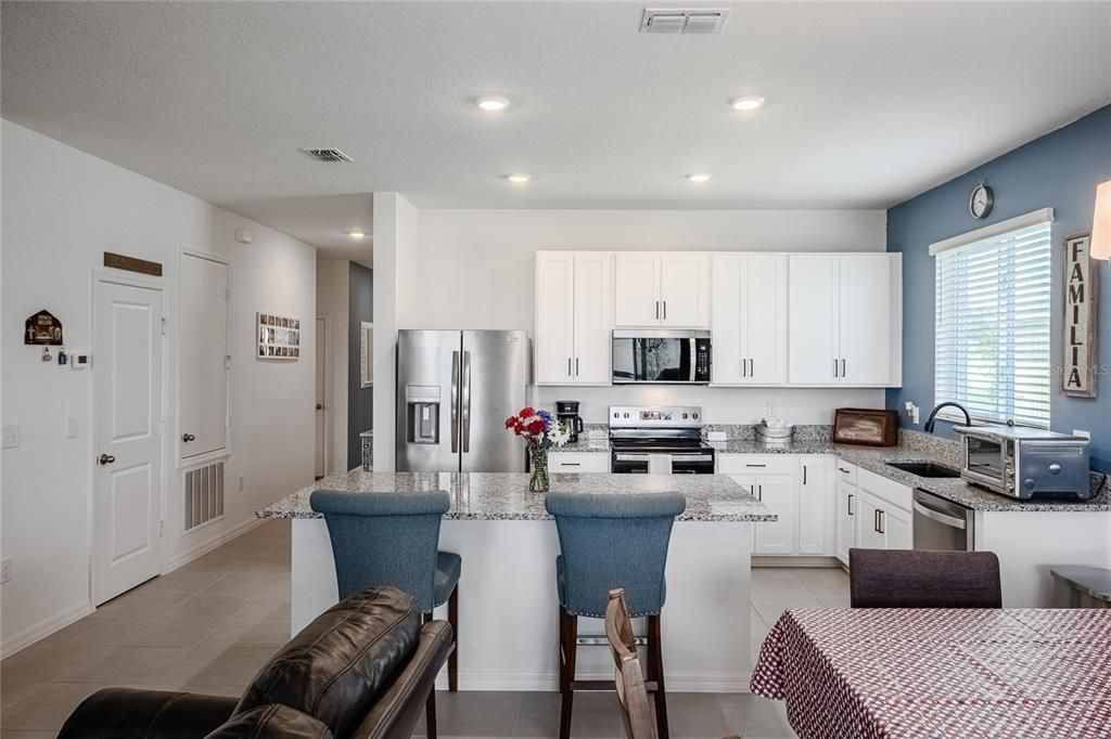 For Sale: $350,000 (4 beds, 2 baths, 1707 Square Feet)