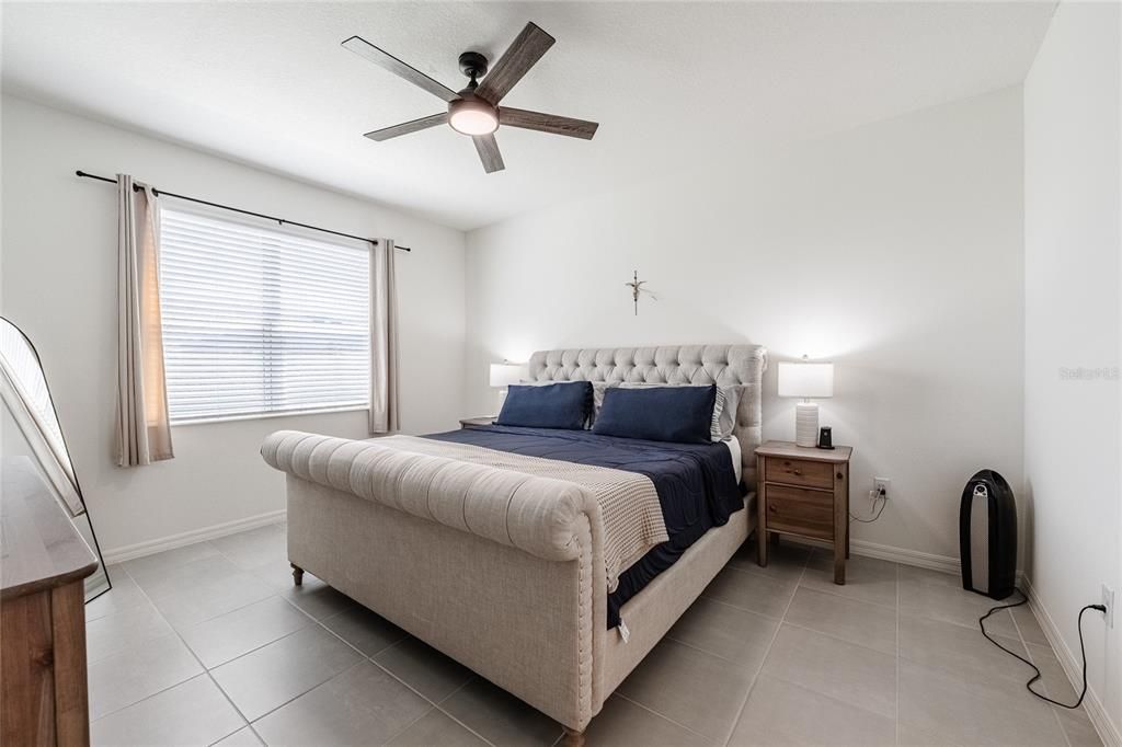 For Sale: $350,000 (4 beds, 2 baths, 1707 Square Feet)