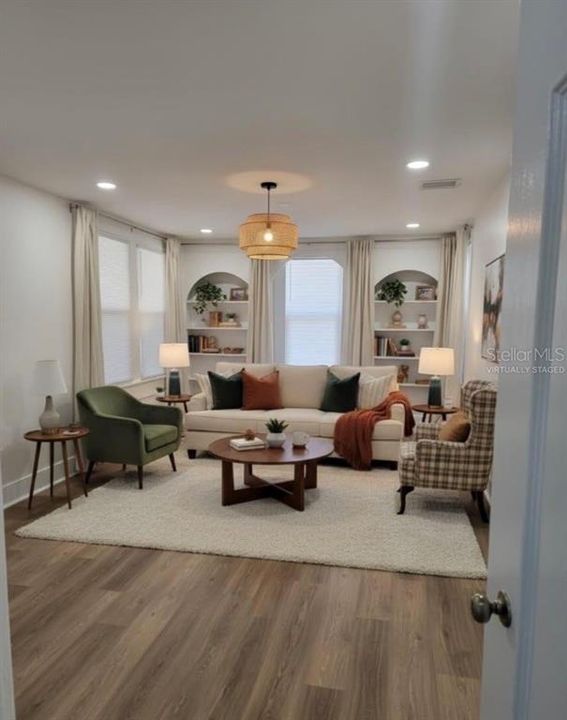 For Sale: $179,800 (2 beds, 1 baths, 768 Square Feet)