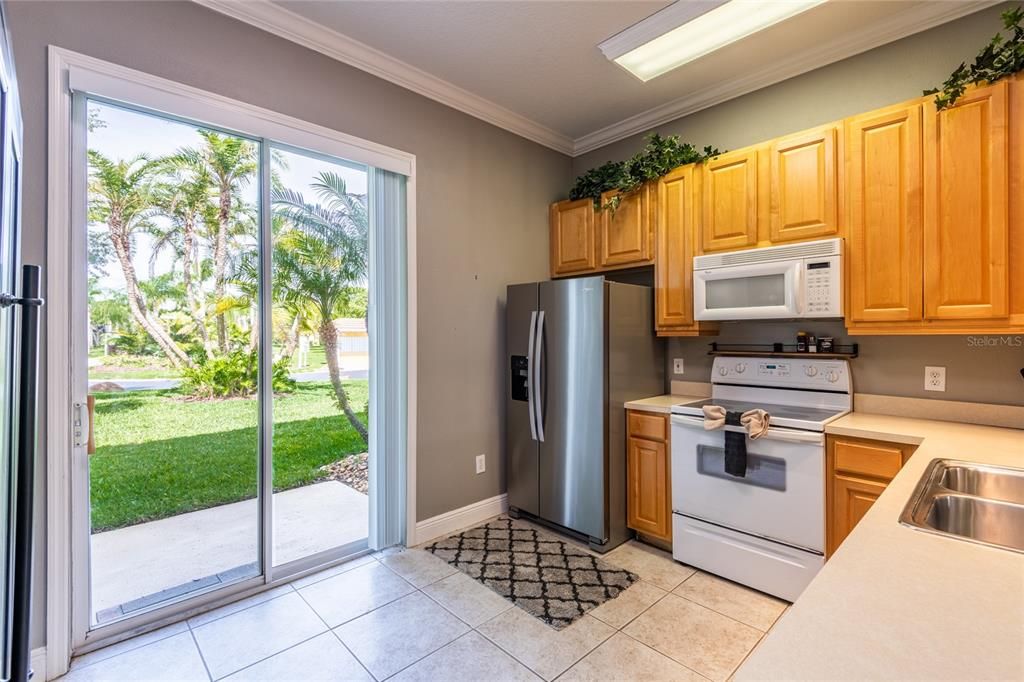 For Sale: $285,000 (2 beds, 2 baths, 1128 Square Feet)