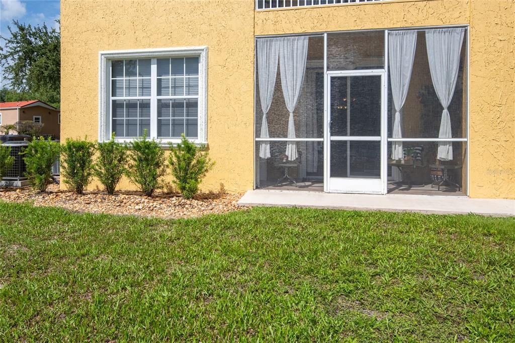 For Sale: $285,000 (2 beds, 2 baths, 1128 Square Feet)