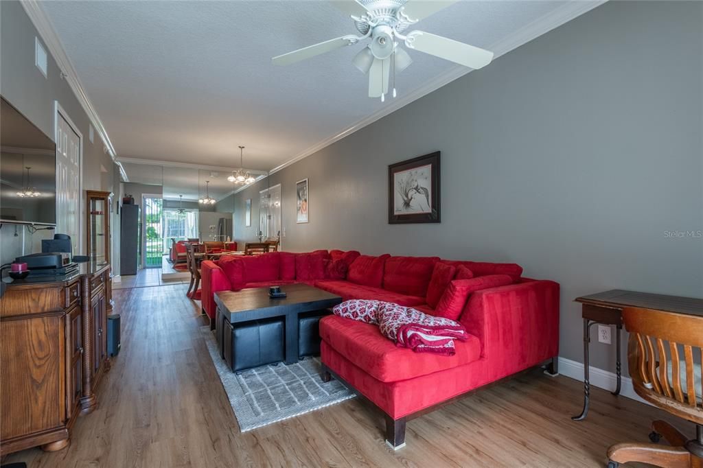 For Sale: $285,000 (2 beds, 2 baths, 1128 Square Feet)