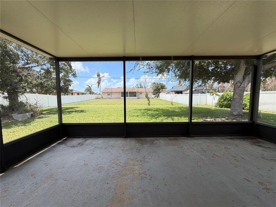 Active With Contract: $350,000 (3 beds, 2 baths, 1420 Square Feet)